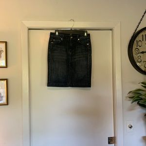 7 For All Mankind Women’s Mini Jean Skirt with Front Slit (Size 26)